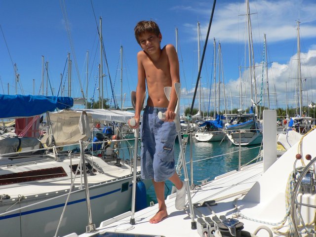 123- Dernier cours d'EPS, Bastien se fait une entorse au foot 